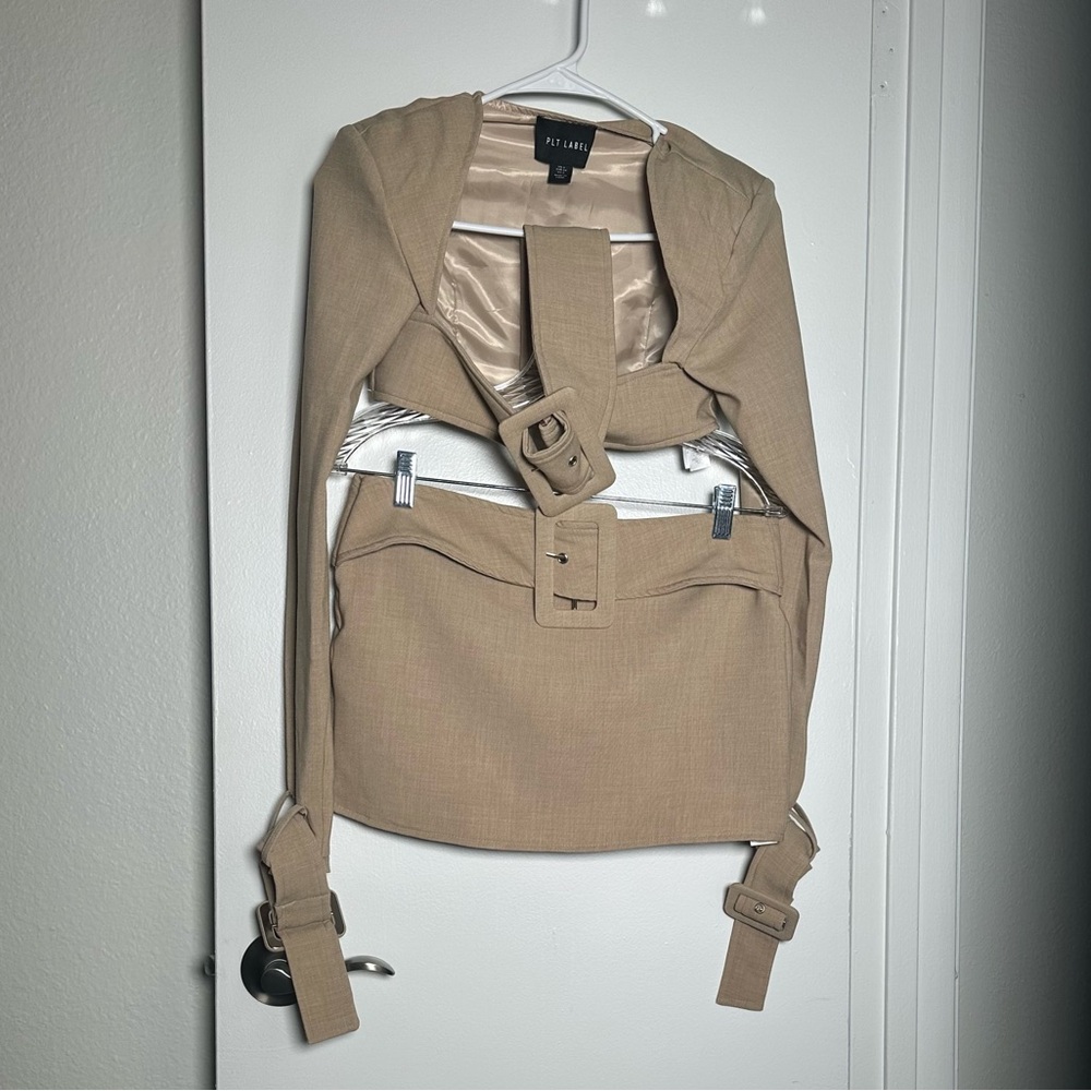 PrettyLittleThing Label Oatmeal Set - Picture 2 of 4